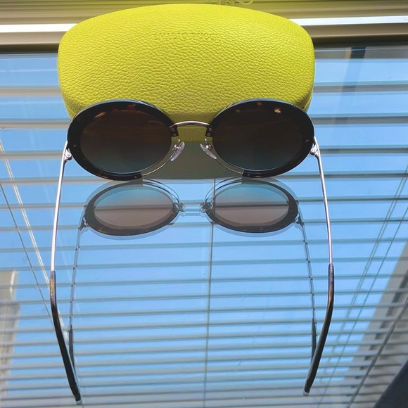 Emilio Pucci Sunglasses - Picture 4 of 16